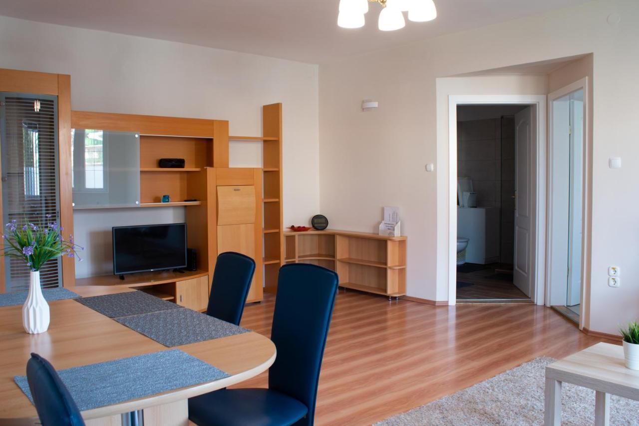 Titan Apartman Gyula Εξωτερικό φωτογραφία