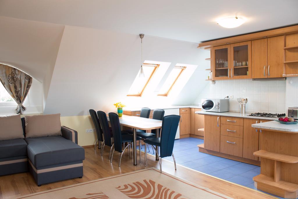 Titan Apartman Gyula Εξωτερικό φωτογραφία