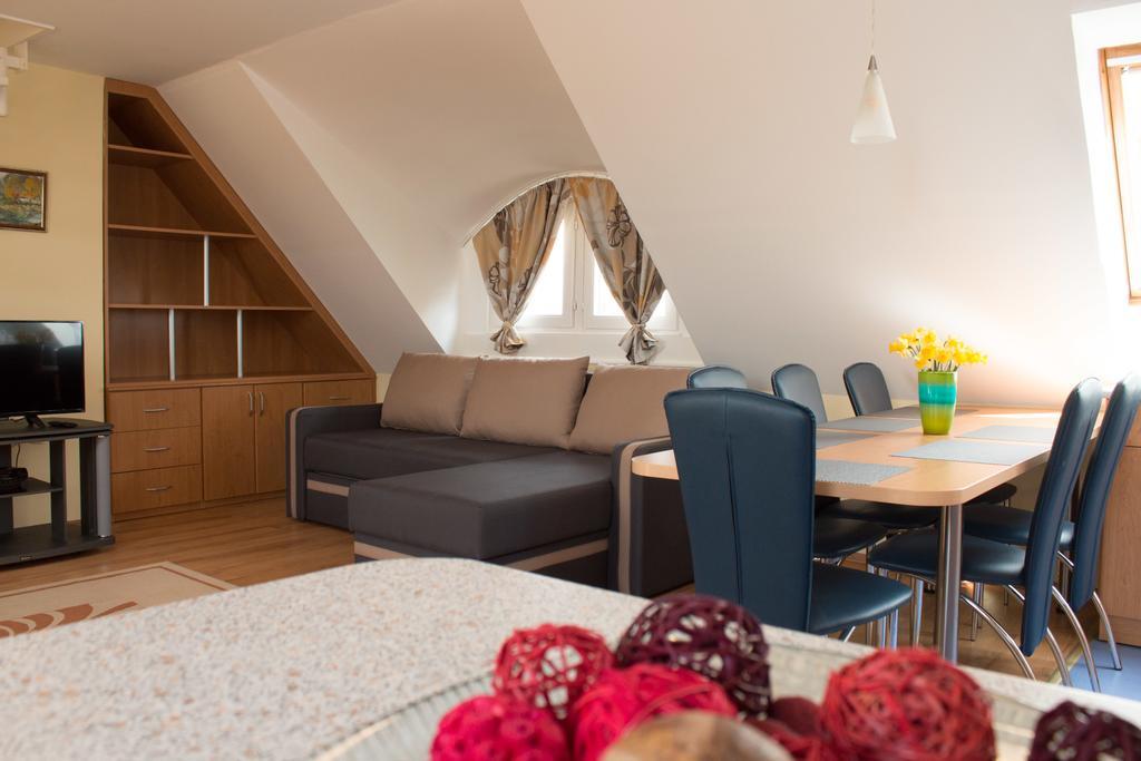 Titan Apartman Gyula Εξωτερικό φωτογραφία